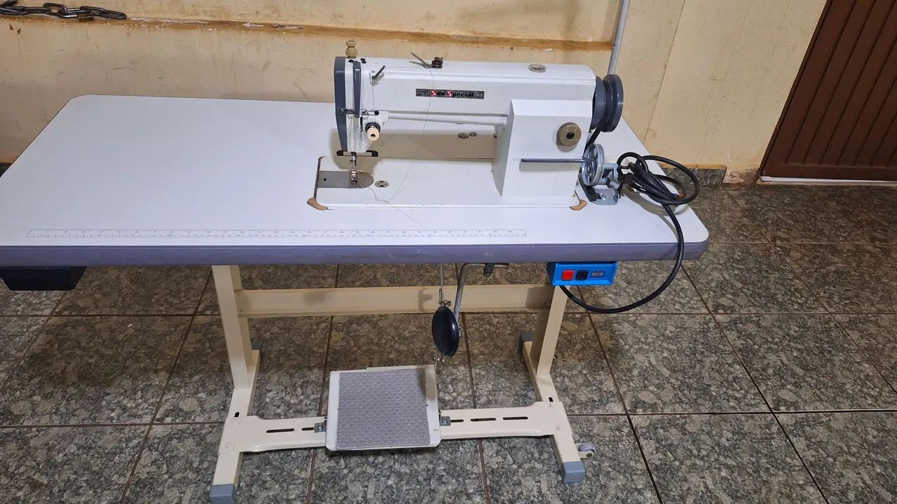 Máquina de Costura Industrial