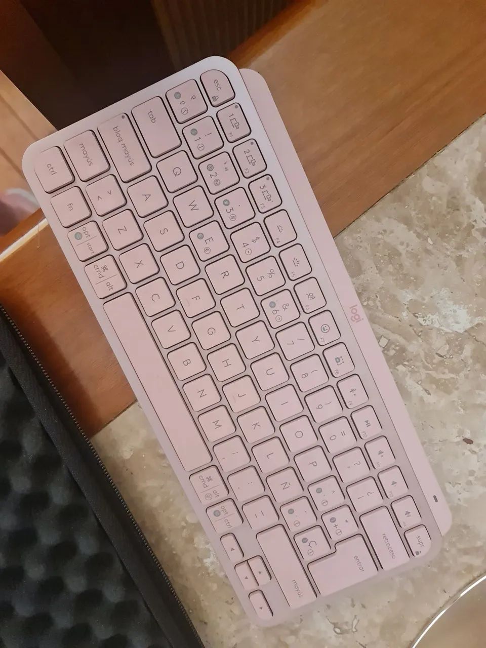 Teclado Logitech sem fio rosa mini mx Ñ PEÇA DESCONTO/TROCA