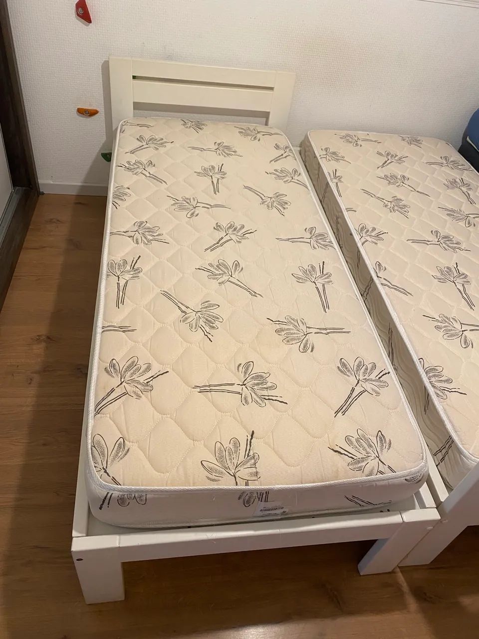 Cama solteiro madeira maciça laqueada com colchão  - Foto 5