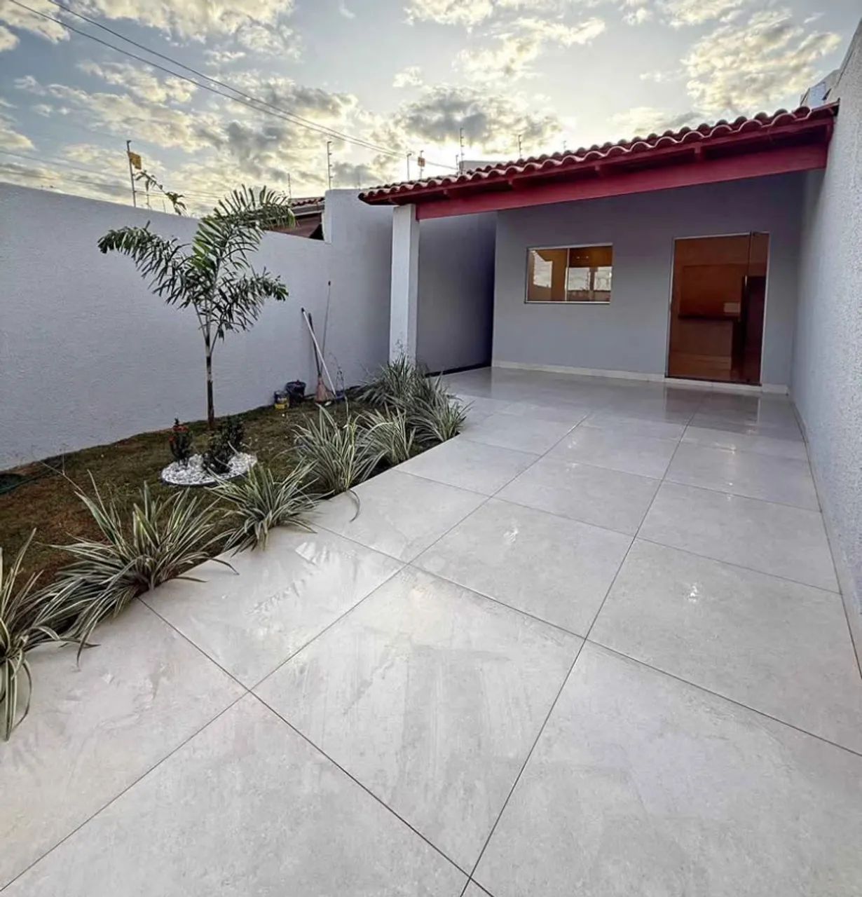 10-CASA NO JARDIM TURU 