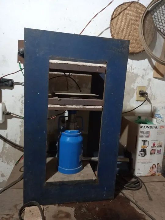 Máquina de prensa pneumática 