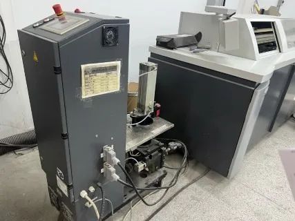 Encadernadora de clamp único Eurobind 600 Pur Ano 2008 - Foto 2