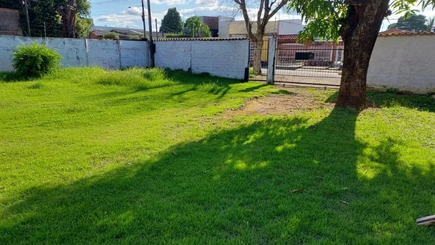 Casa Ampla com espaço gramado e novas construções  - Foto 3