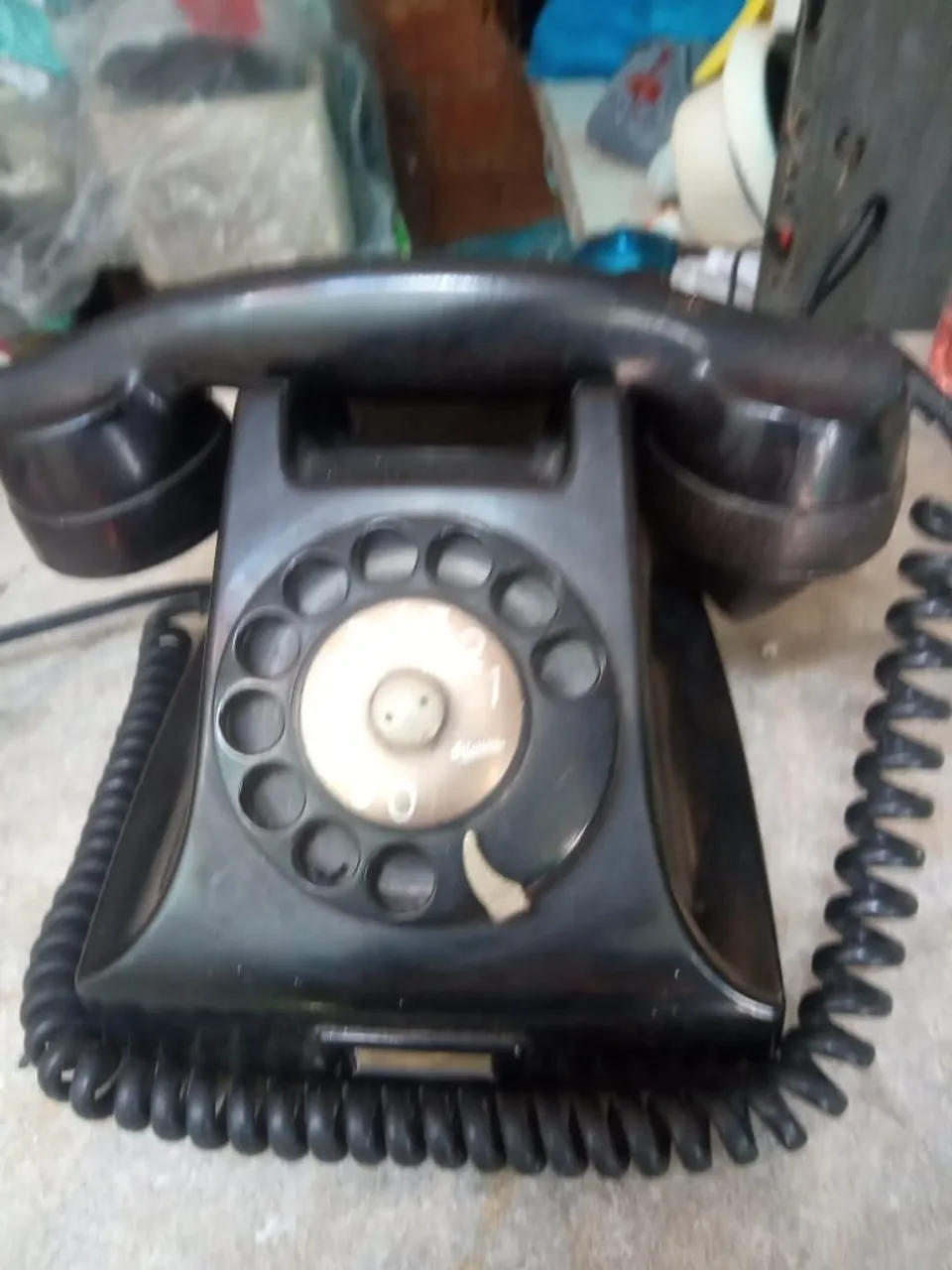 R$350 telefone tradicional de época.