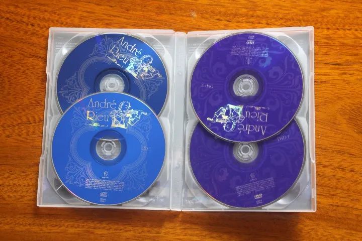 Coletânea André Rieu: 2 CDs + 2 DVDs - original (usado) - Foto 2