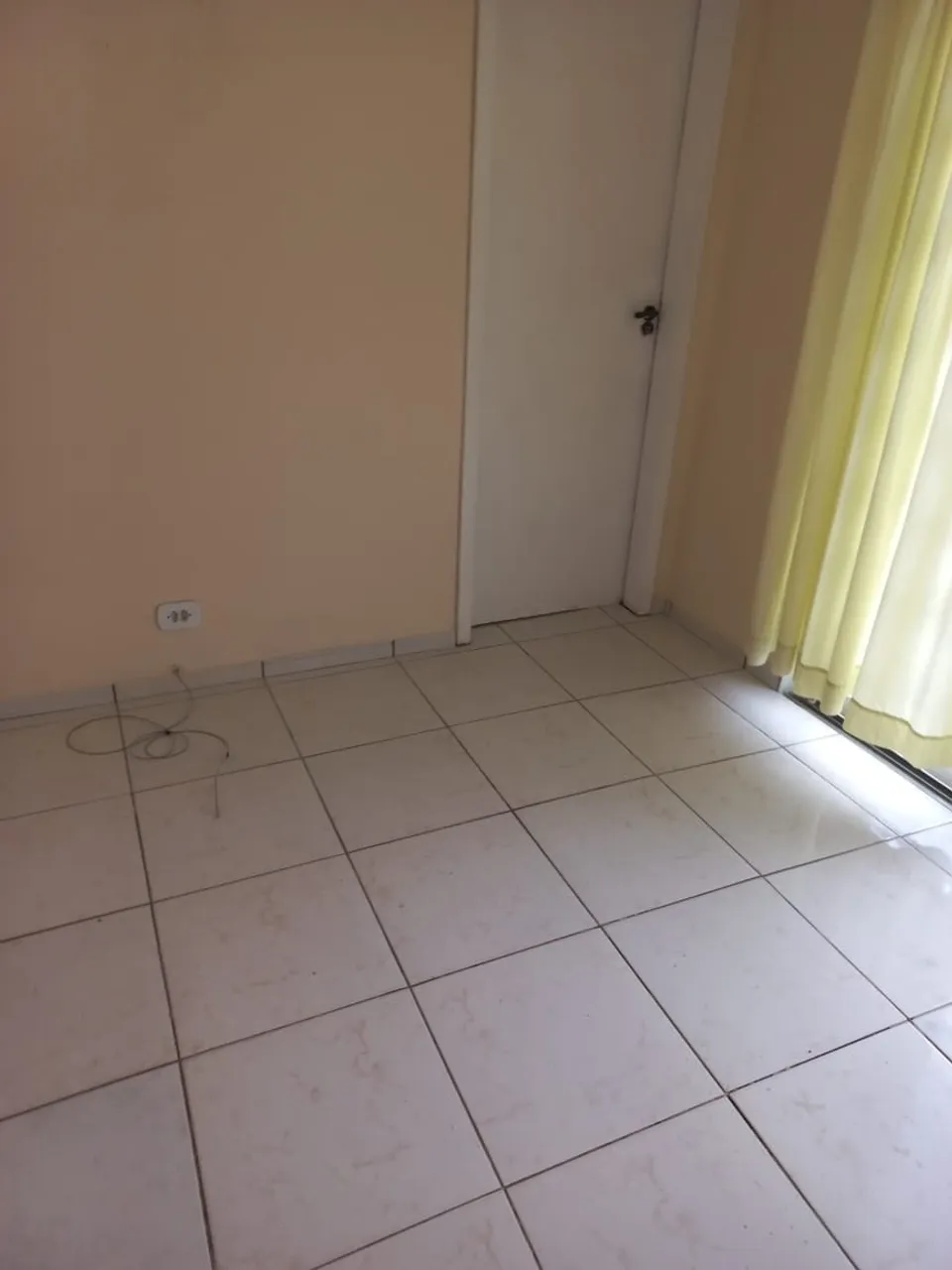 Casa com água e luz no Portão 
