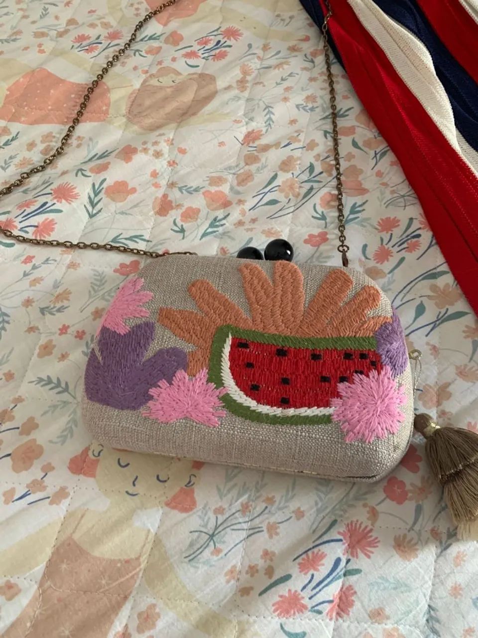 Bolsa de Mão Clássica com Detalhes - Foto 2