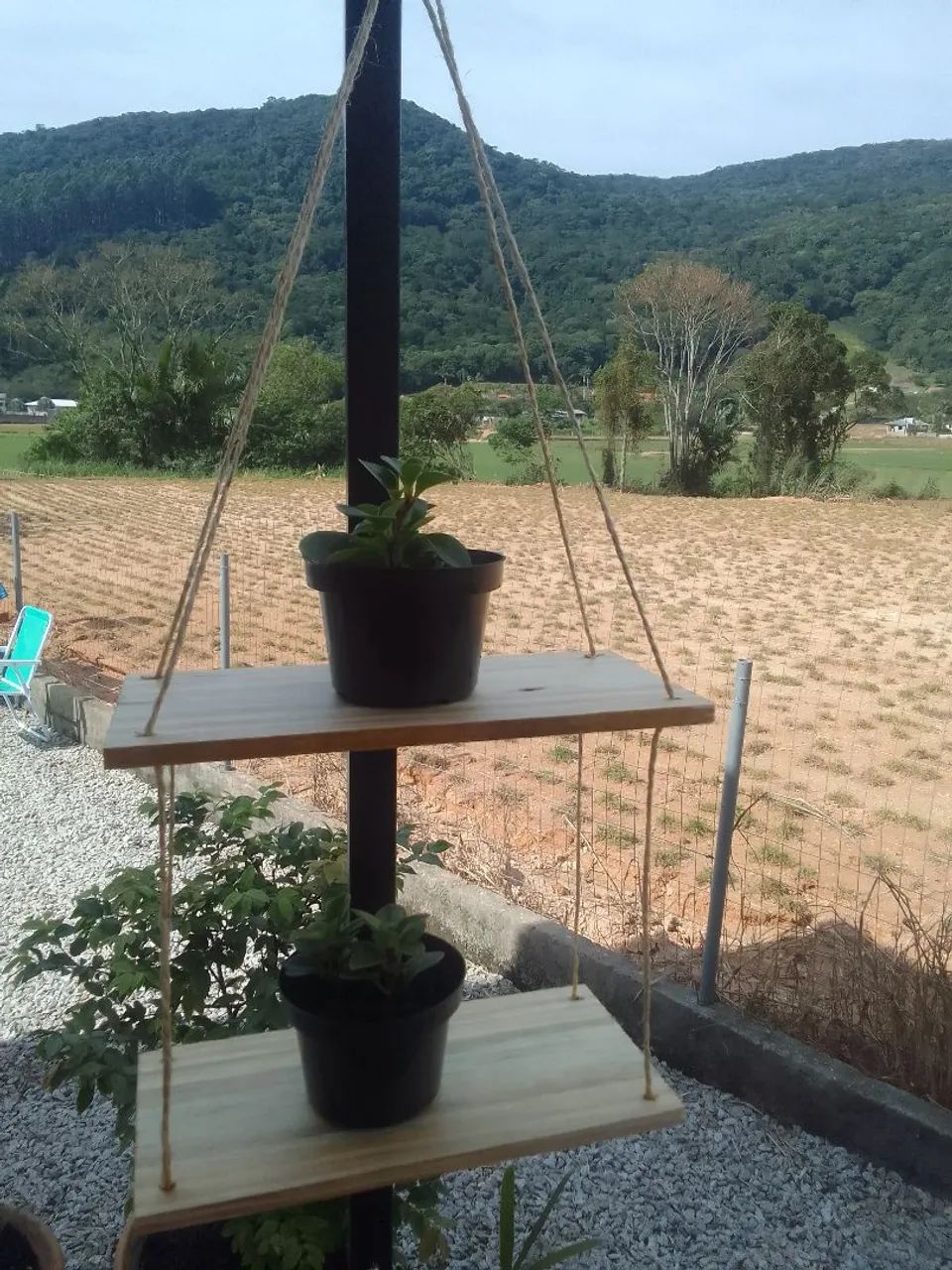 Suporte suspenso duplo para vasos acompanha dois vasinhos de suculentas - Foto 4