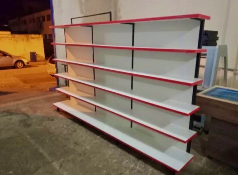 Expositores e Prateleiras para Comércio