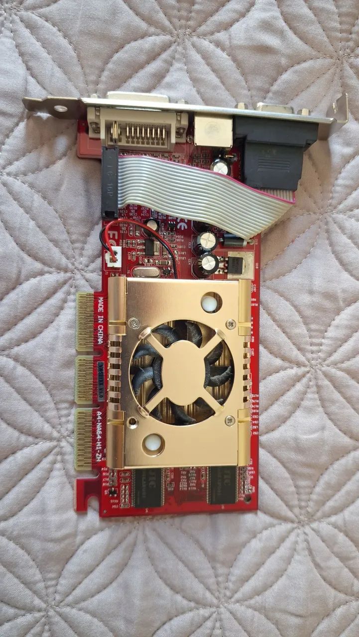 Placa Video Gforce nova