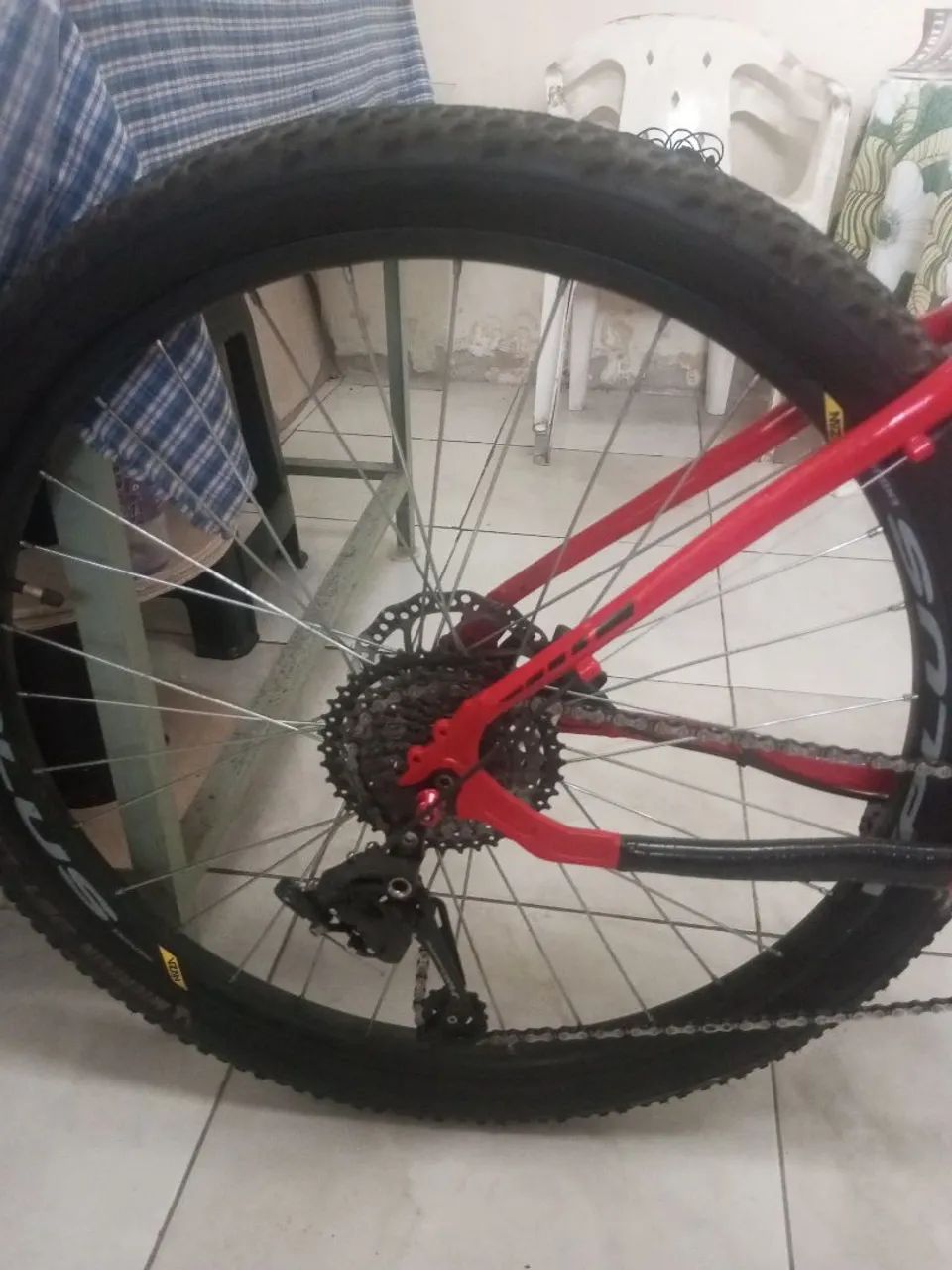 Bike aro 29. Oggi coroa única de 38 dts, câmbio 9v. Cubos ARC c/ rolamento toda rolamento - Foto 2