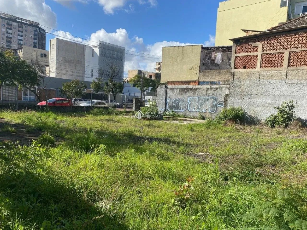 ÓTIMO TERRENO DE ESQUINA, PLANO, CERCADO, PERFEITO PARA COMÉRCIO - Foto 4