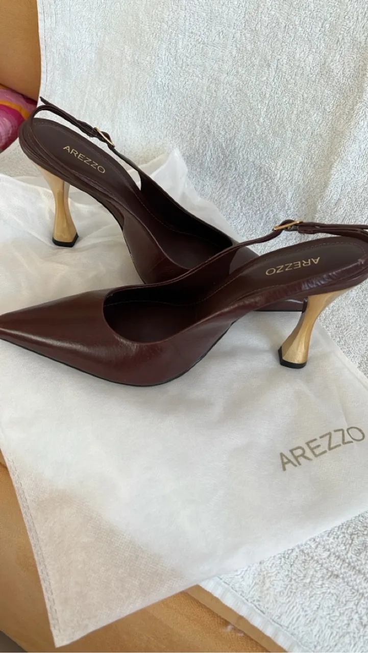 Sandália Arezzo Slingback Salto Geométrico Couro