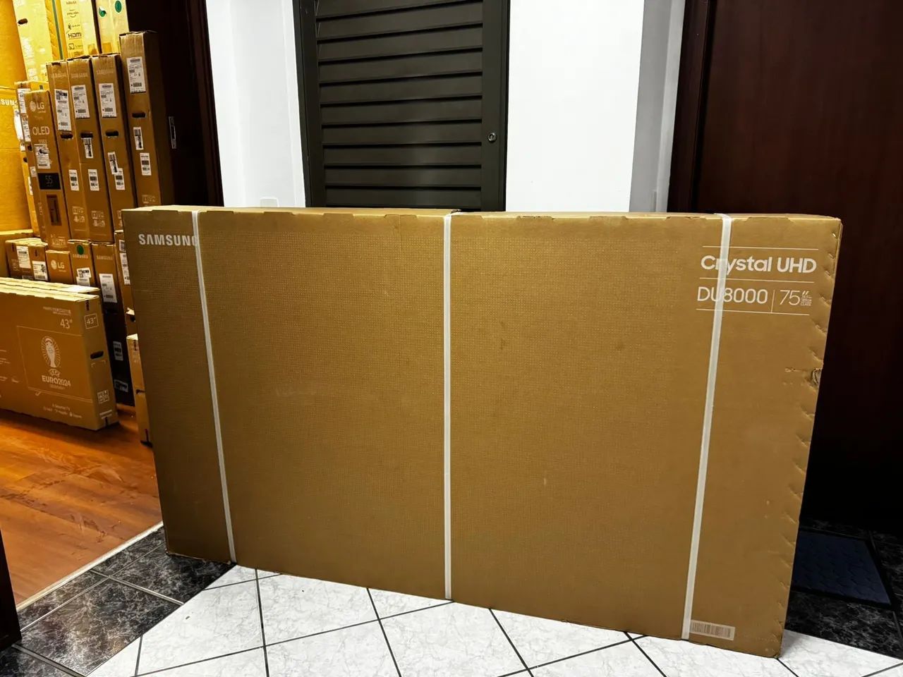 Smart TV Samsung Crystal UHD 4K 75 polegadas DU8000 - NOVA  - Foto 2