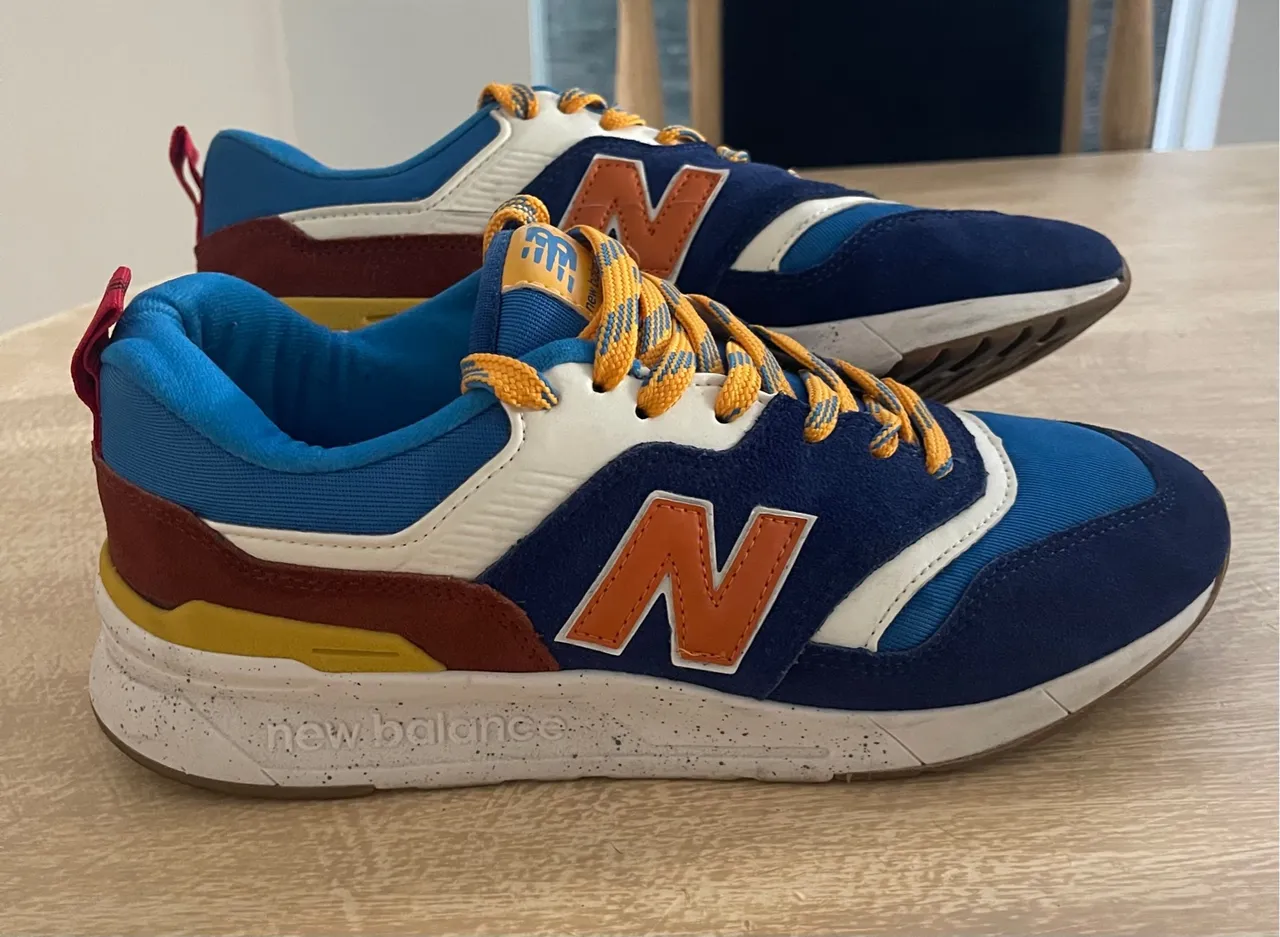 Tênis New Balance 997H Azul e Laranja