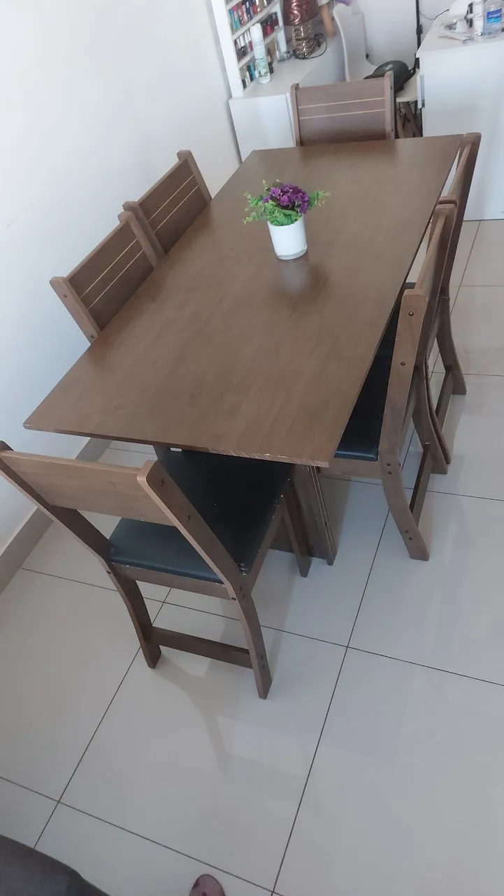 Mesa de Jantar de Madeira com 6 Cadeiras