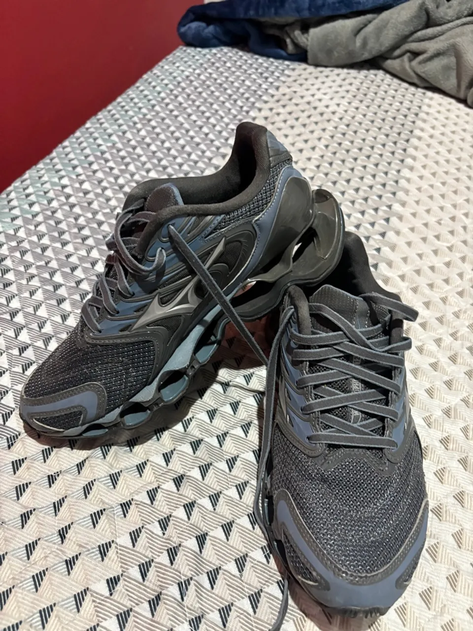Tênis Mizuno Wave Prophecy X - Preto/Cinza