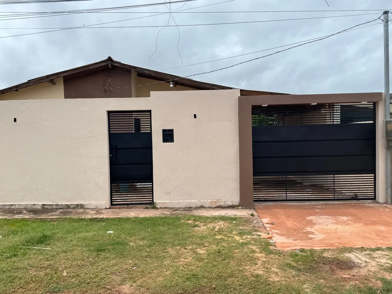 Casa a venda. Pode ser financiada