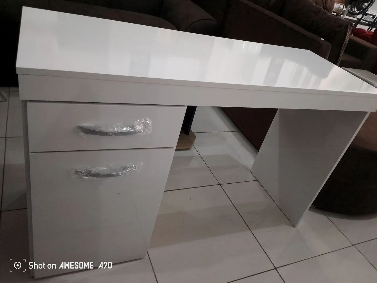 Escrivaninha a pronta entrega com entrega grátis 