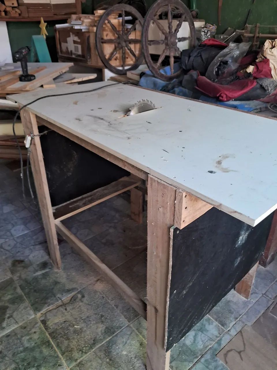 Mesa de corte de madeira, e esmeril de bancada  - Foto 2