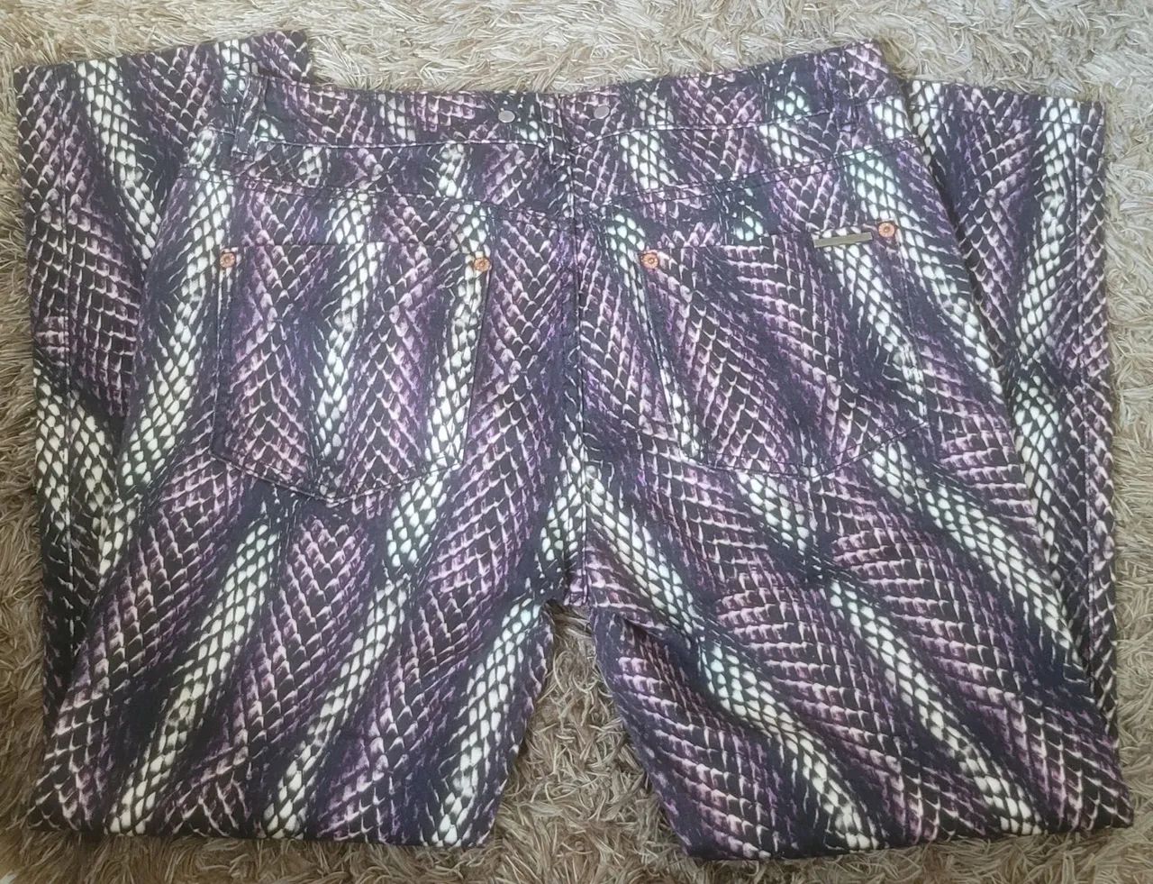 Calça Skinny Estampada Animal Print Roxo - Foto 2