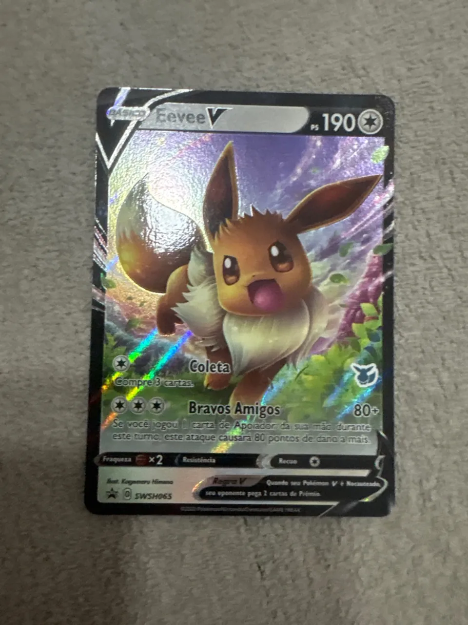 Carta Pokémon Eevee V - Coleção