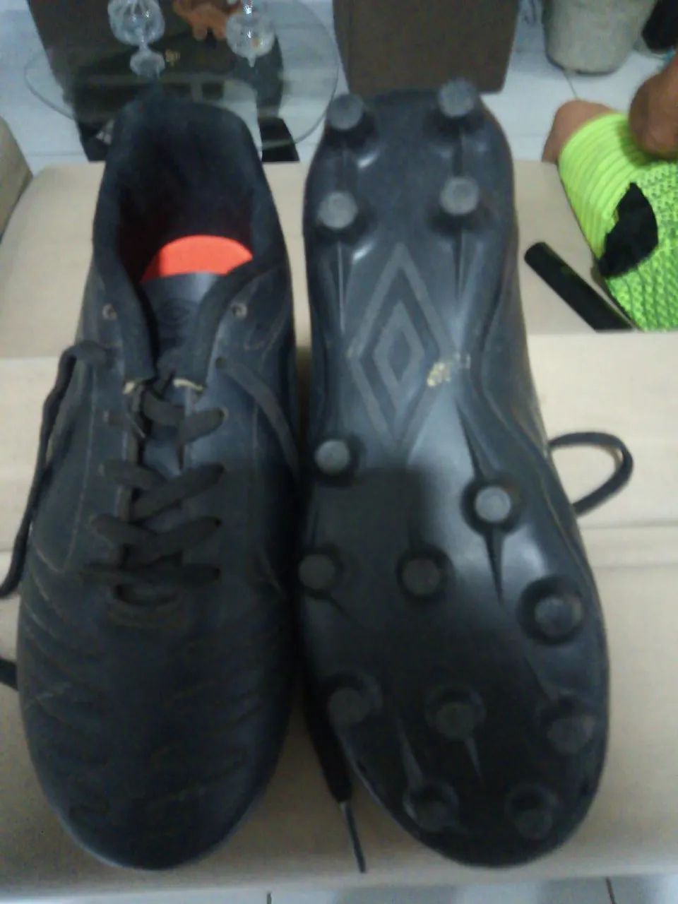 Chuteira Umbro Campo Preta