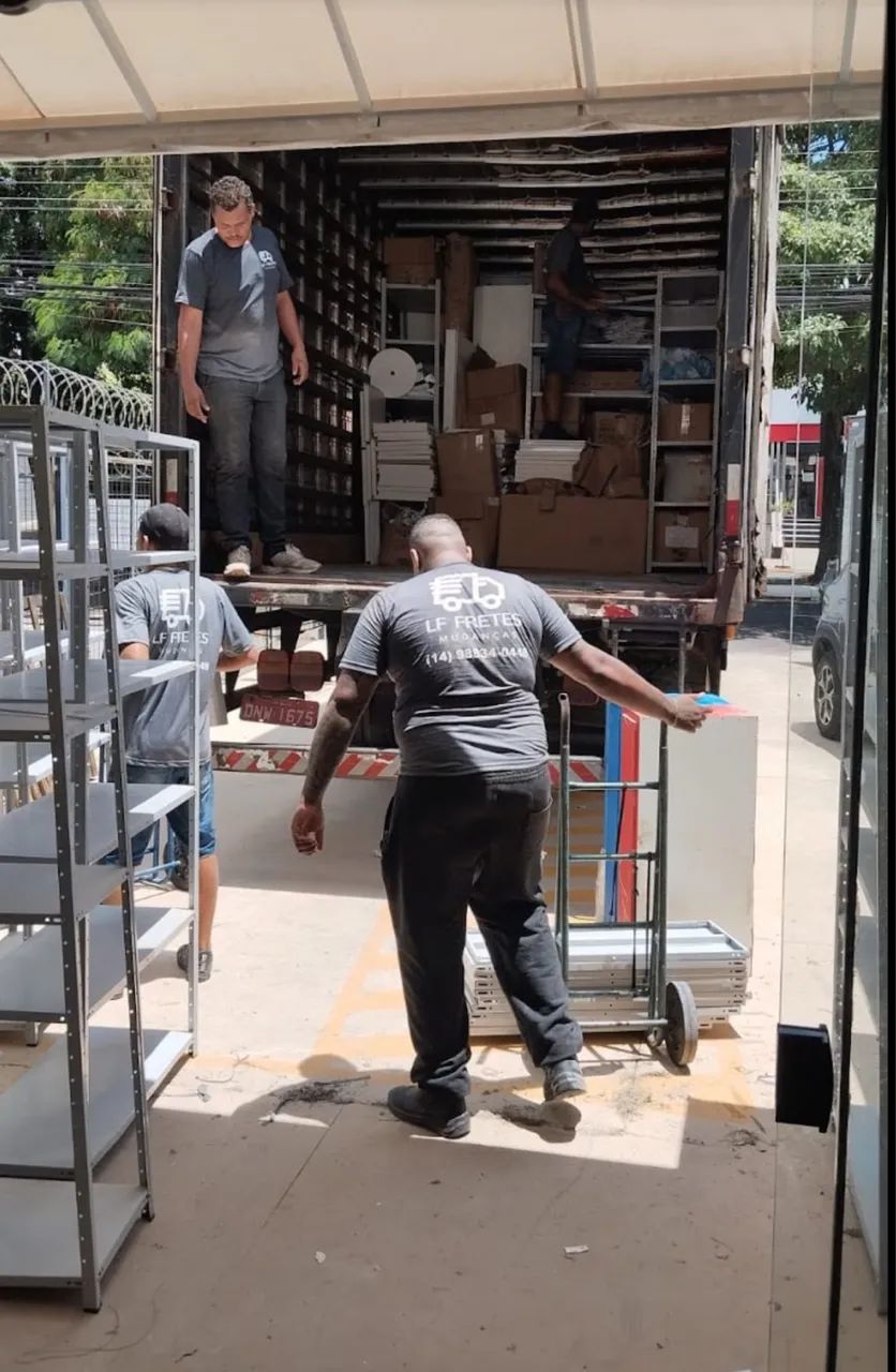 Caminhão de mudança 