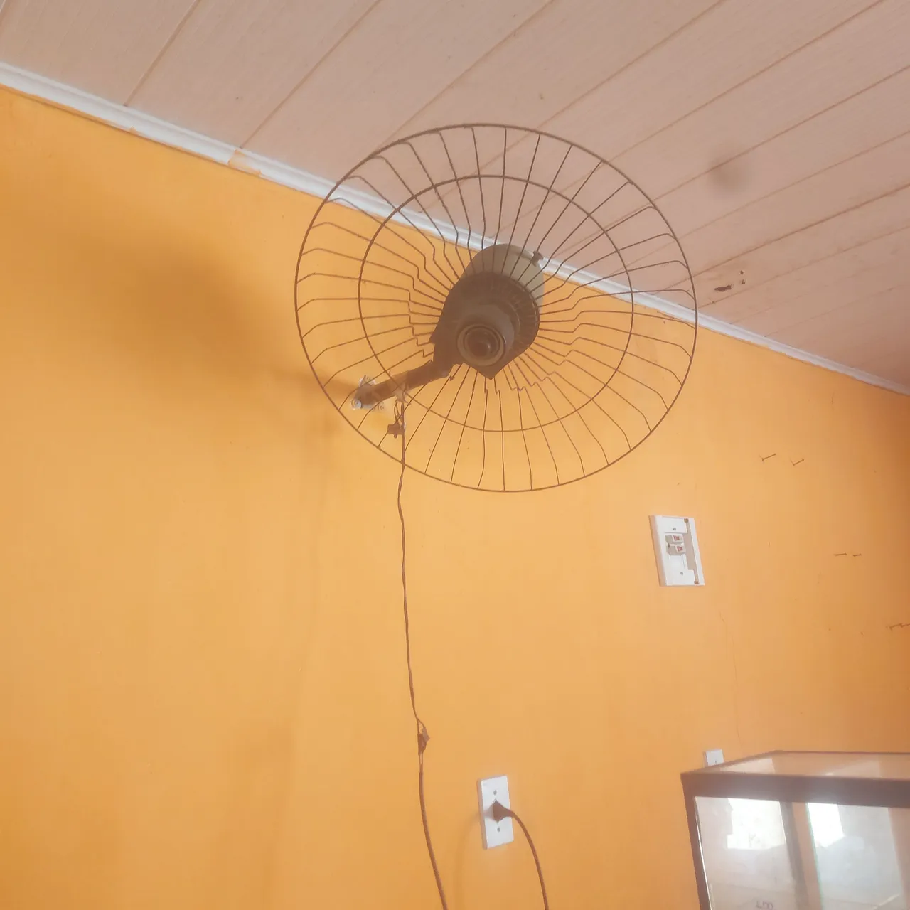 Ventilador de parede ideal para lanchonetes