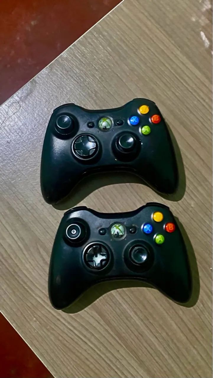 Xbox 360 com 2 jogos e 2 controles - Foto 3