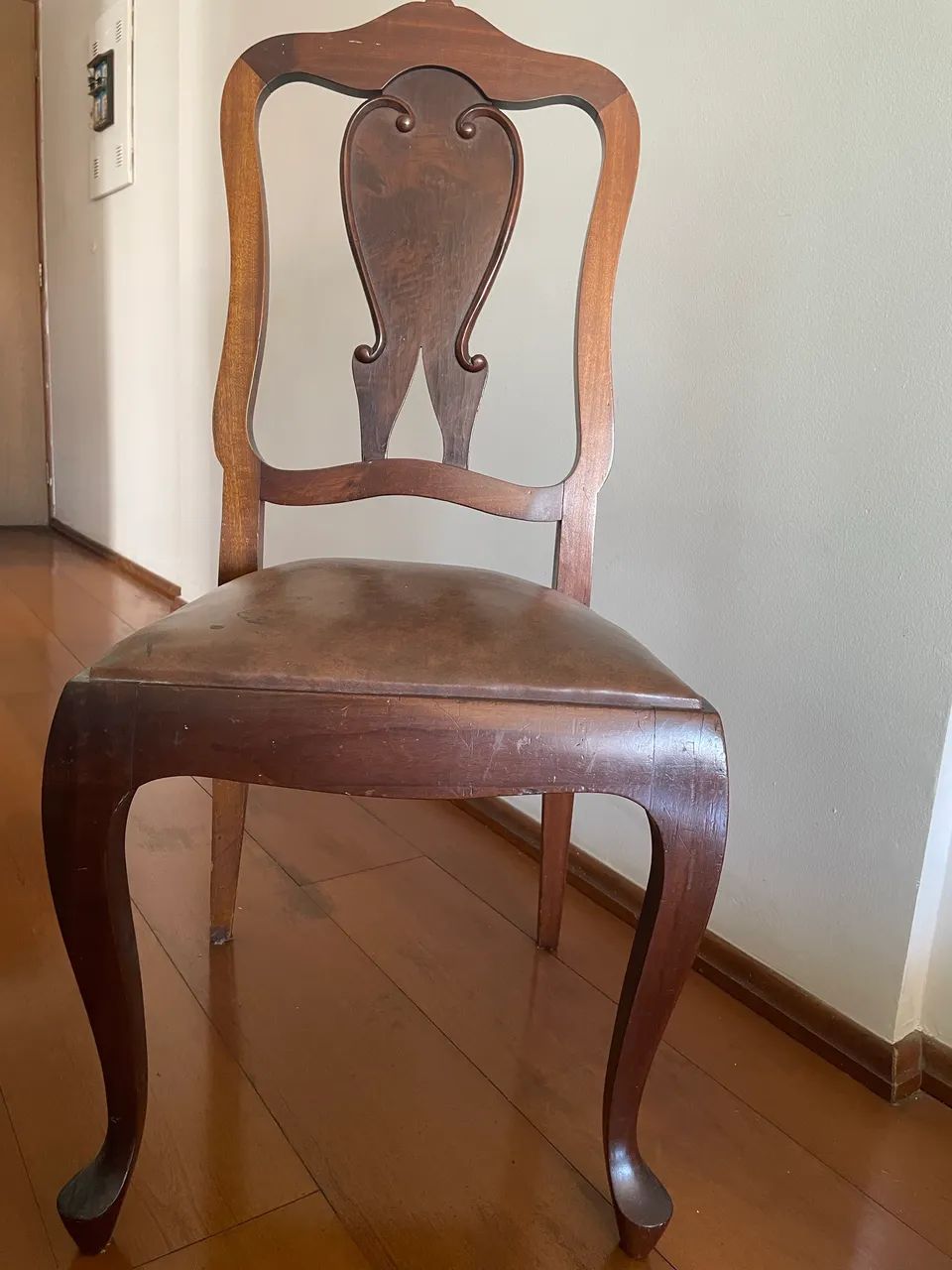 Uma Cadeira vintage madeira otima qualidade - Foto 3