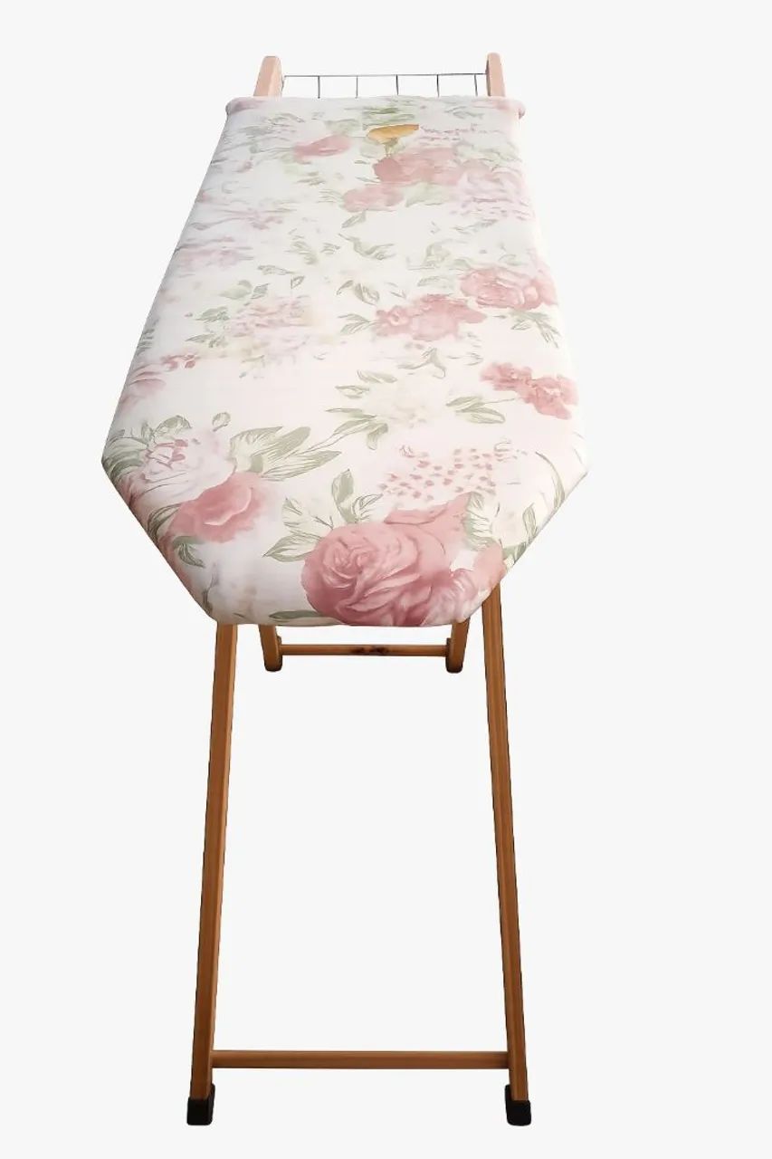 Tábua de passar com capa floral