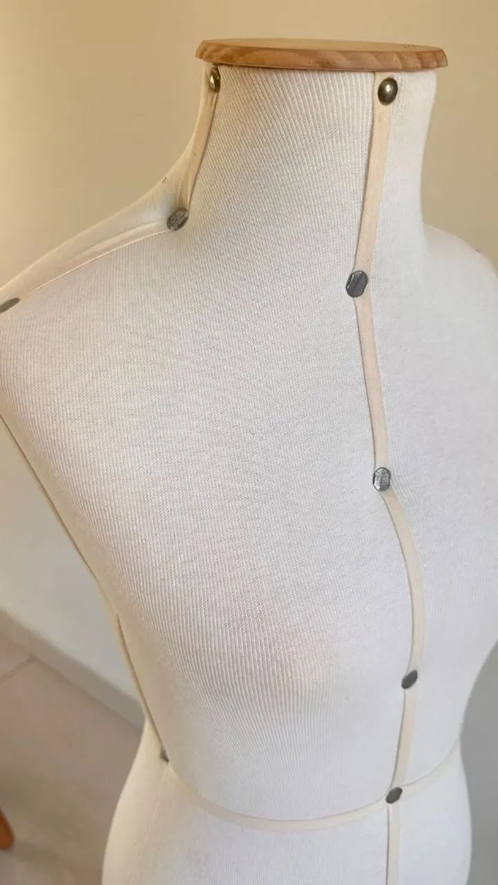 Manequim Busto Feminino vintage com pedestal  - Foto 3