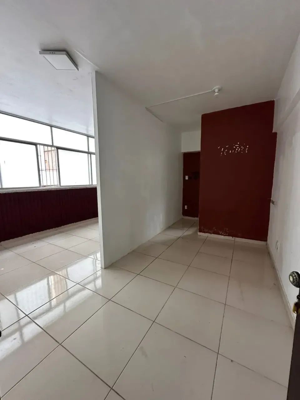 Sala comercial esquina da presidente Vargas na tv frei Gil 30m2