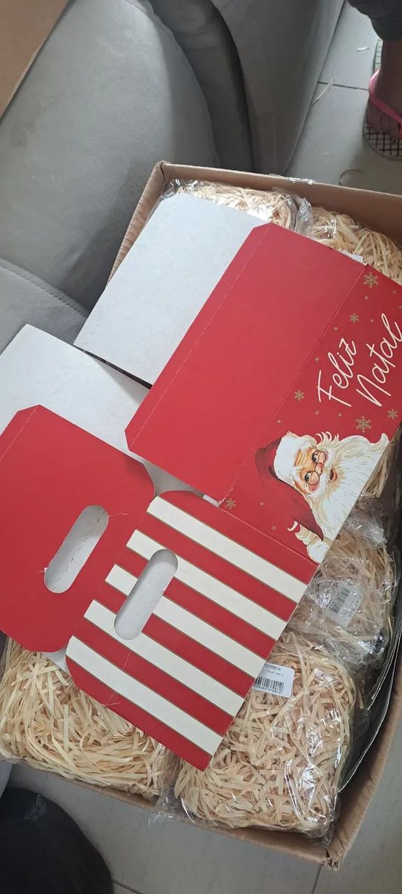 Palha e caixa para cesta de presente  - Foto 2