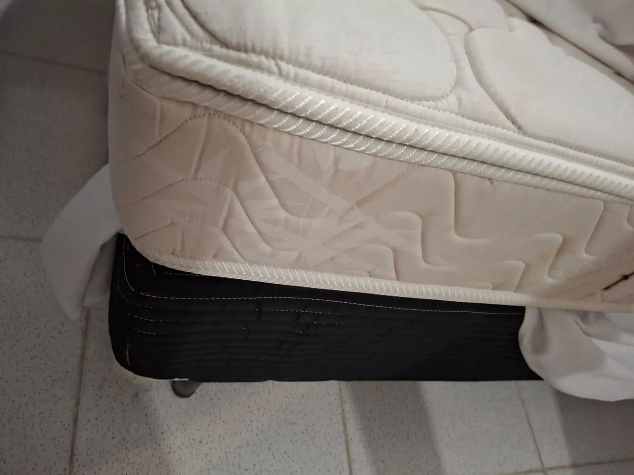 Colchão, Box, Cabeceira com 4 Gavetas 