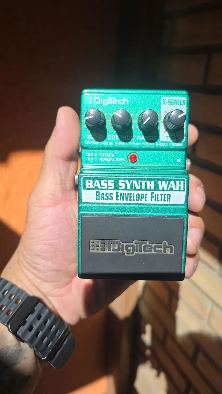 ベース Digitech BASS SYNTH WAH Pedal Bass Synth Wah Digitech - Instrumentos musicais - Centro