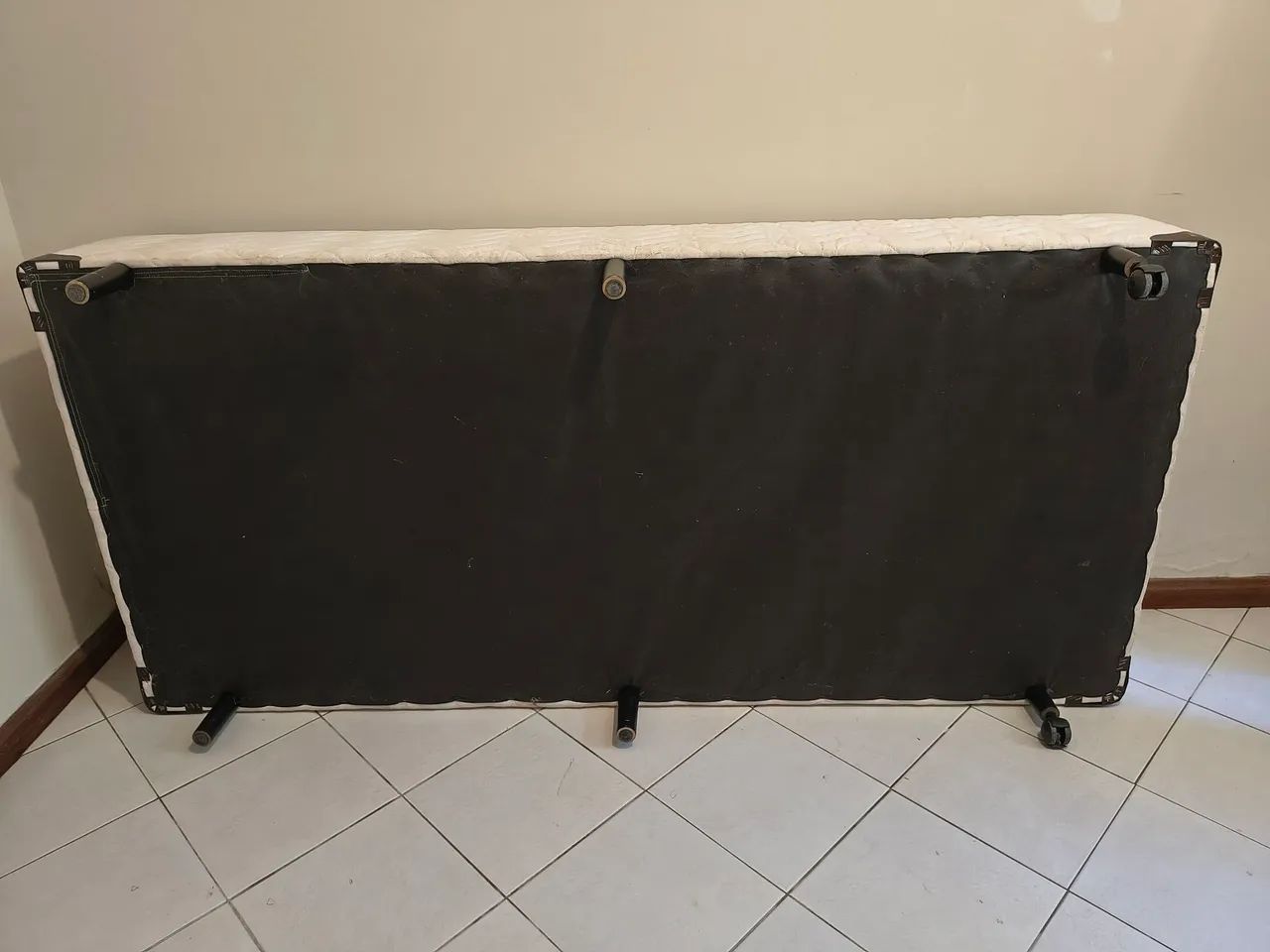 Cama e colchão de solteiro  - Foto 3