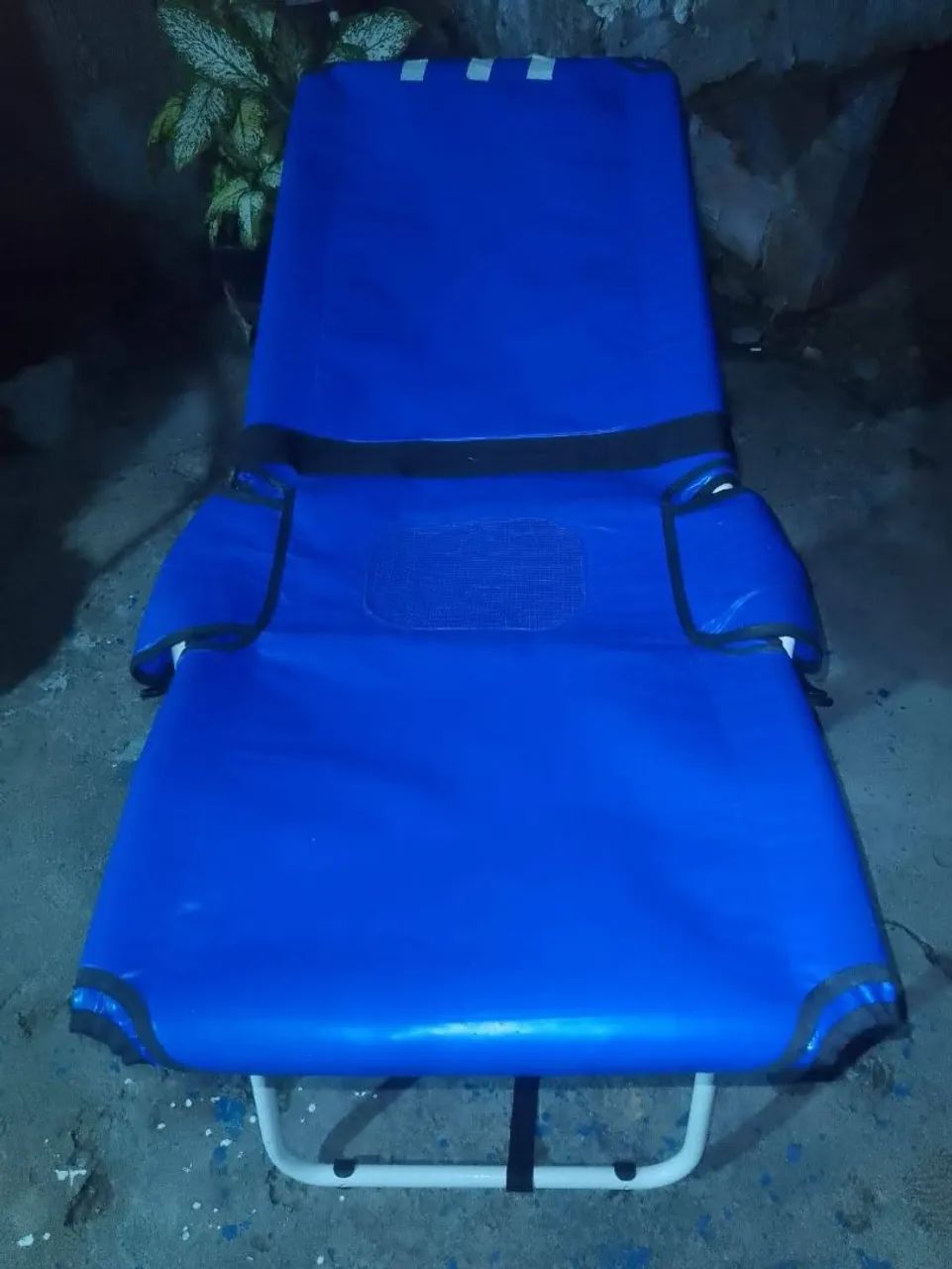 VENDO CADEIRA RECLINÁVEL DE BANHO 