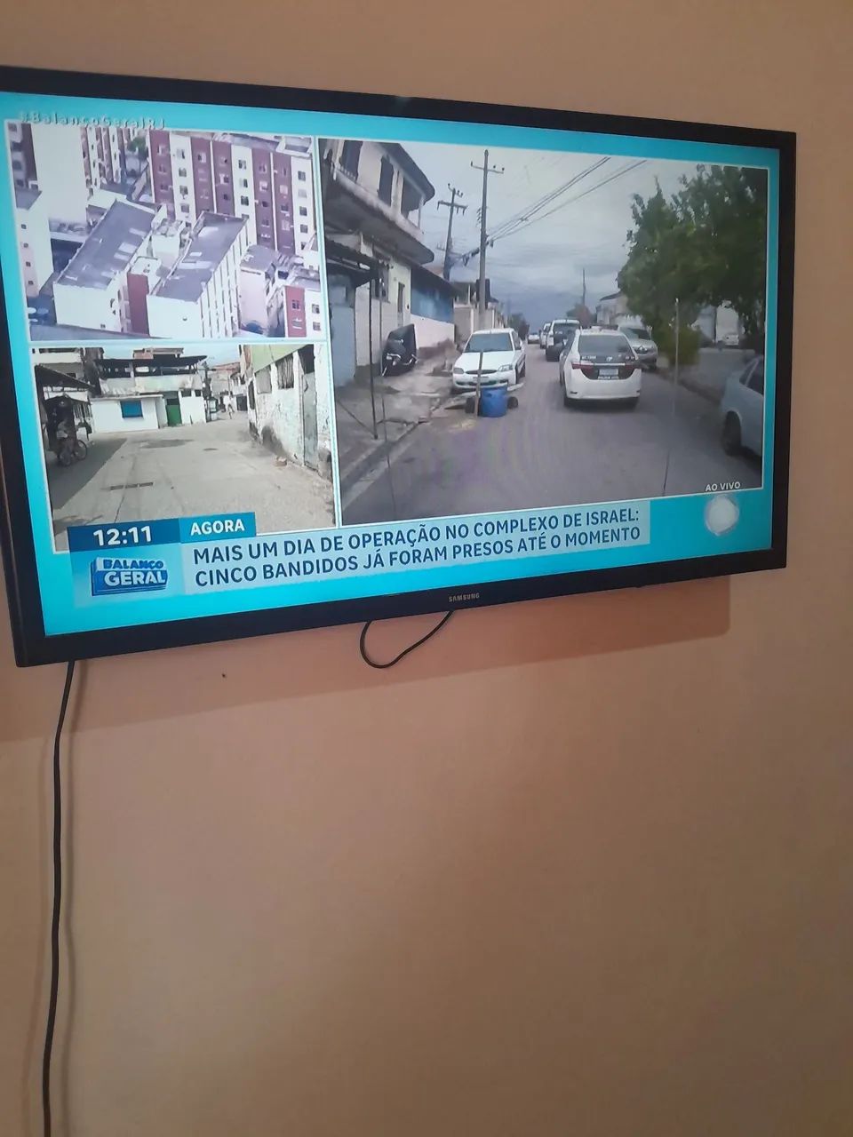 Vendo TV Samsung 32 polegadas Smat controle original ja vai com o kit de suporte
