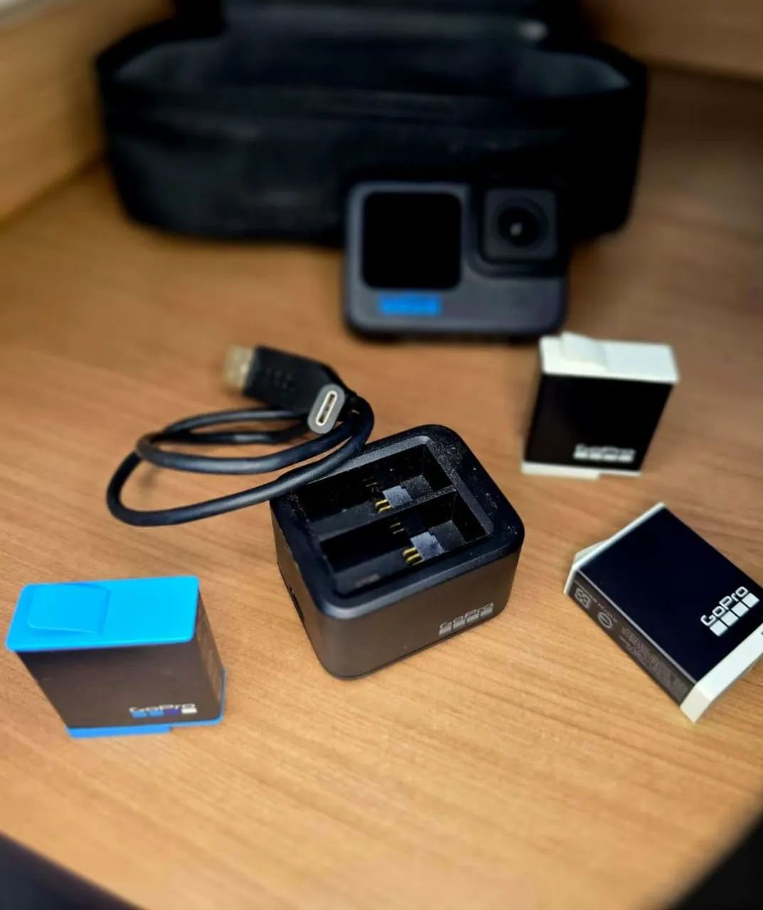 Gopro Hero 10 Black com muitos acessórios, pouquíssimo uso - Foto 4