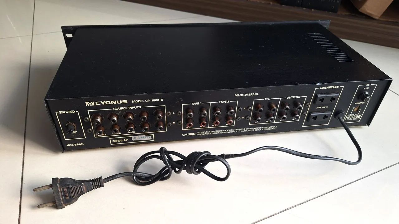 PRÉ AMPLIFICADOR CYGNUS CP 1800X - Aparelhos de Som - Vila Endres