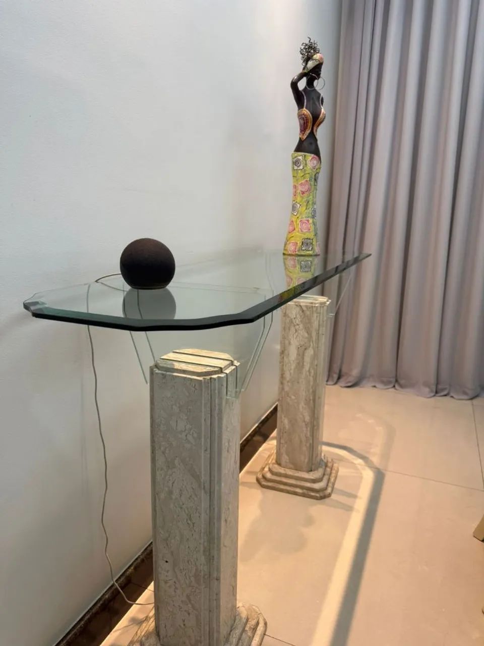 Conjunto mesa de jantar e aparador - Foto 3