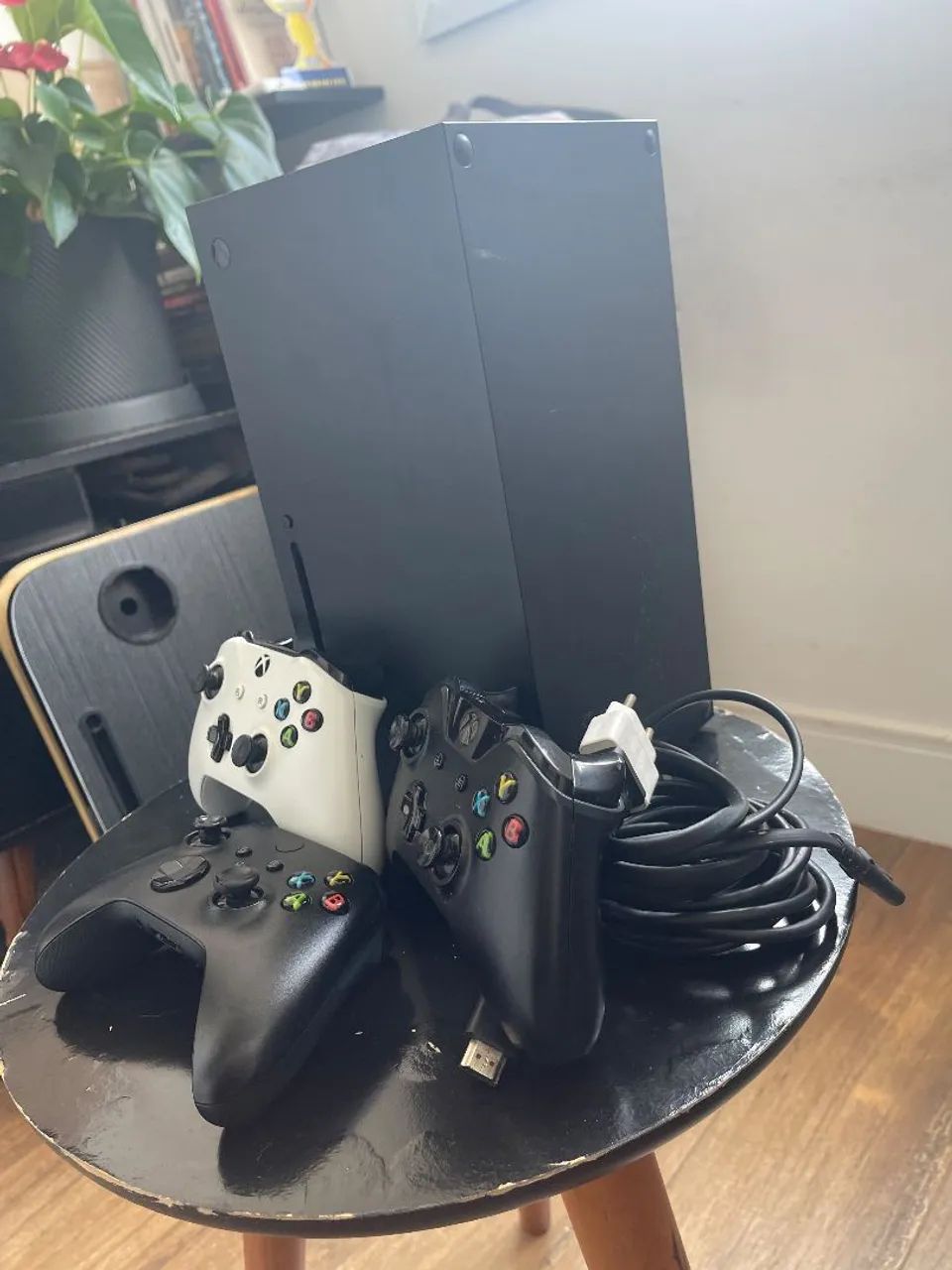 Xbox Series X com 3 controles - Foto 2