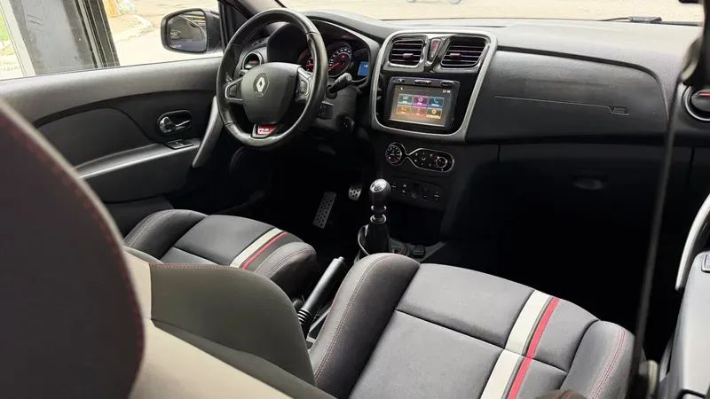 Renault Sandero Sport RS 2.0 Hi-power 16V 5P, foto 4 de 13