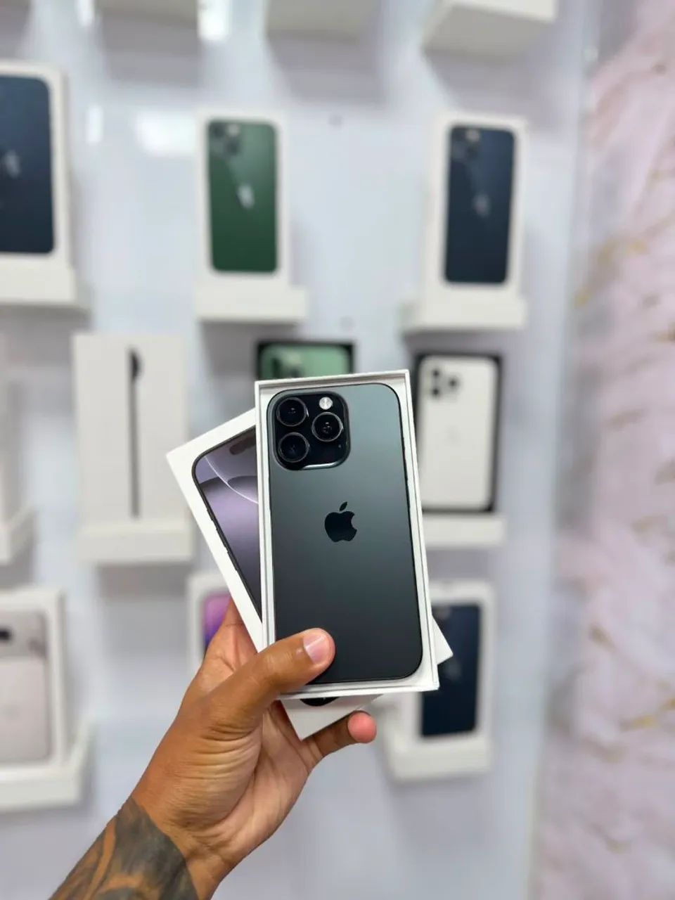 IPHONE 16 PRO 256GB<br>R$ 4.799 - Foto 2