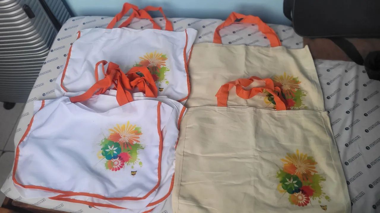 Lote de bolsas térmica e sacolas