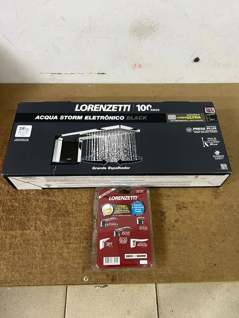 KIT DE BANHO CHUVEIRO ELÉTRICO LORENZETTI ACQUA ULTRA STORM PRETO 7800W 220V + RESISTÊNCIA