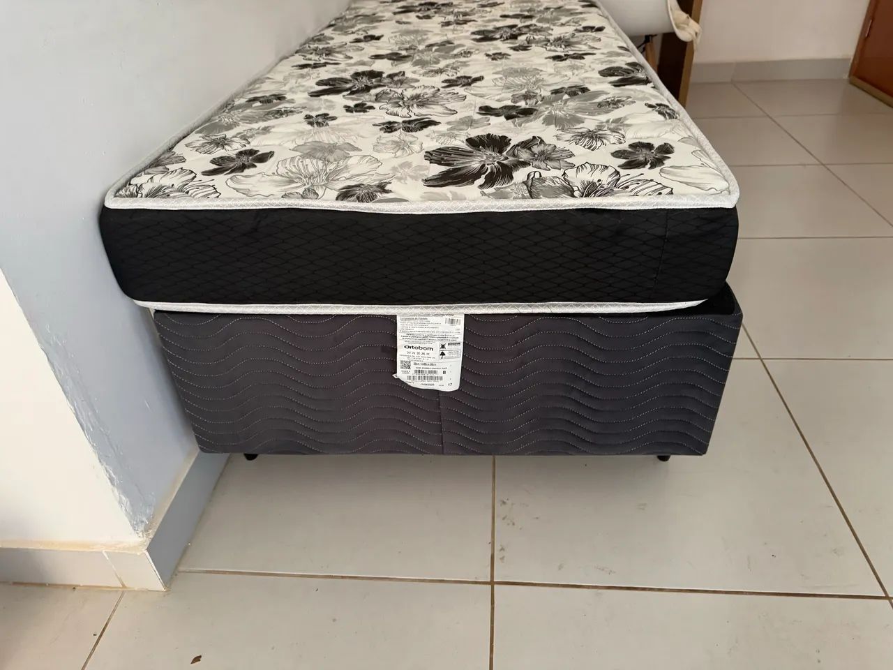 Cama box com colchão solteiro 