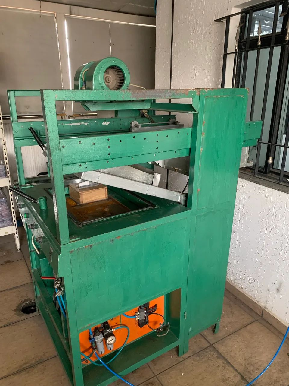 Termoformagem semi automática 
